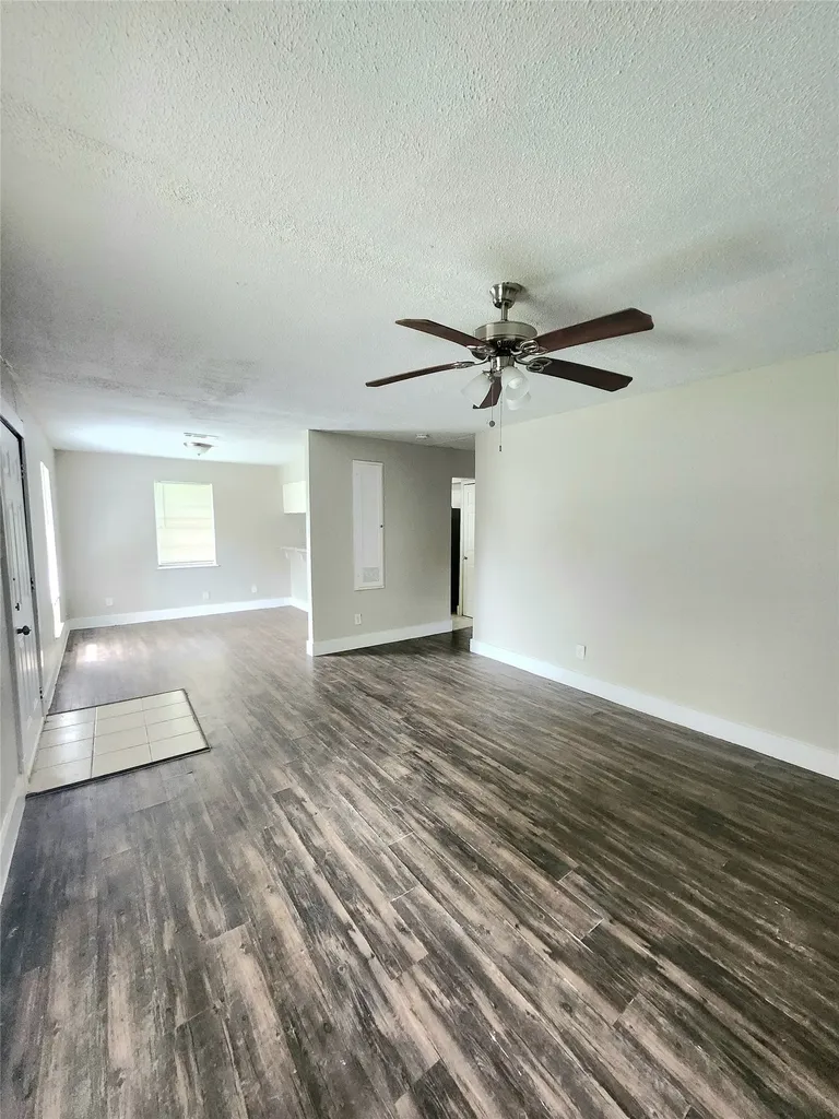 9110 Kentshire Drive B Houston TX 77078