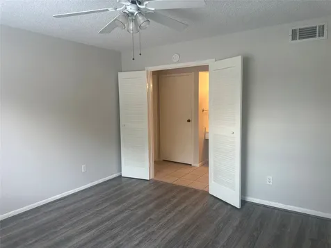 2120 El Paseo Street 1301 Houston TX 77054
