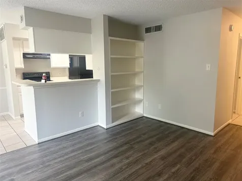 2120 El Paseo Street 1301 Houston TX 77054