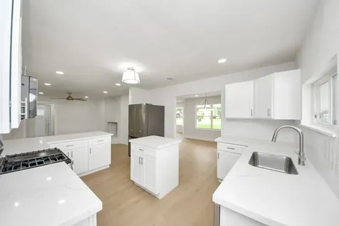 5455 N Crooked Creek Drive Houston TX 77017
