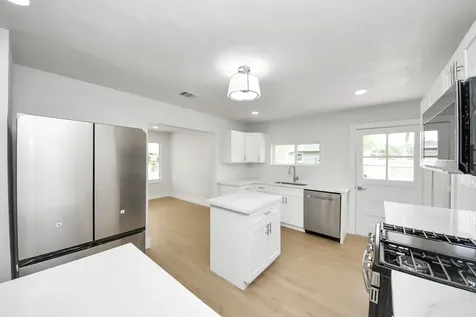 5455 N Crooked Creek Drive Houston TX 77017