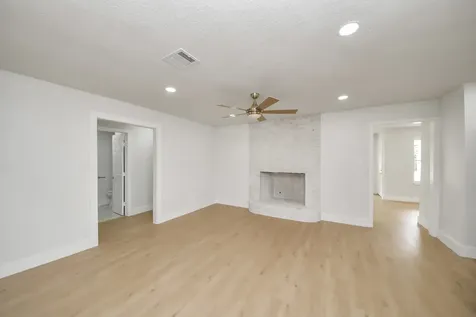 5455 N Crooked Creek Drive Houston TX 77017