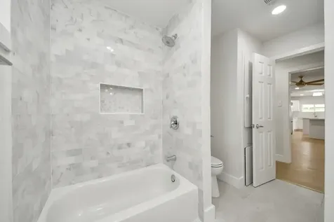 5455 N Crooked Creek Drive Houston TX 77017