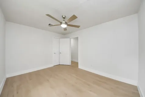 5455 N Crooked Creek Drive Houston TX 77017