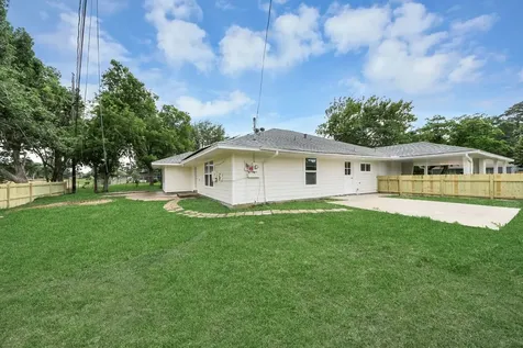 5455 N Crooked Creek Drive Houston TX 77017