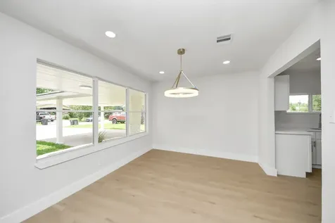 5455 N Crooked Creek Drive Houston TX 77017