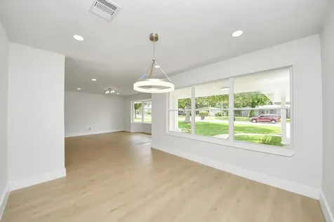 5455 N Crooked Creek Drive Houston TX 77017