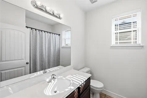 11711 Diamond Court Mont Belvieu TX 77535