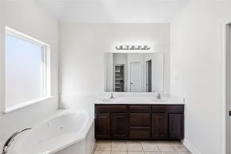 11711 Diamond Court Mont Belvieu TX 77535