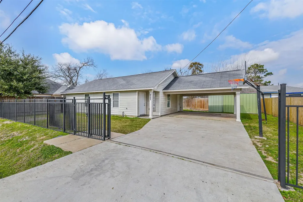 1010 Jeff Street Houston TX 77091
