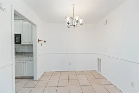 9707 Richmond Avenue 49 Houston TX 77042