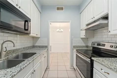 9707 Richmond Avenue 49 Houston TX 77042
