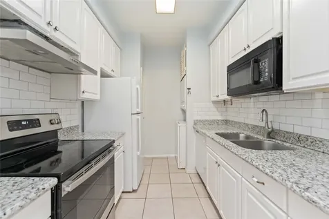 9707 Richmond Avenue 49 Houston TX 77042