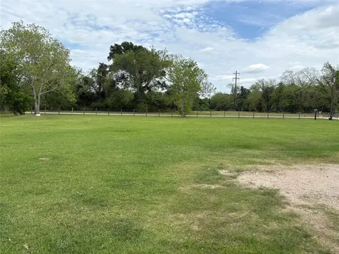 250 County Road 275 Cedar Lake TX 77414