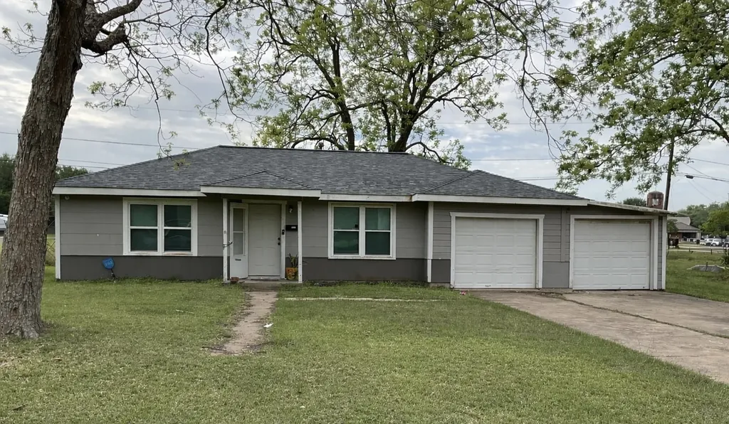 3320 Doris Street Bay City TX 77414