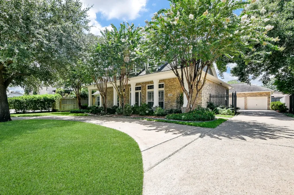 2442 Chimney Rock Road Houston TX 77056