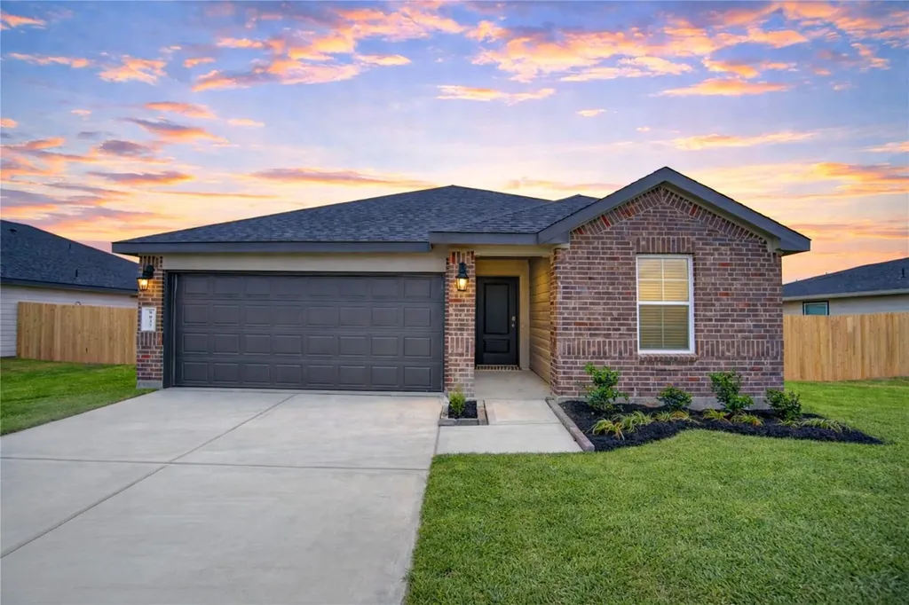 9027 Rose Water Trail Iowa Colony TX 77583