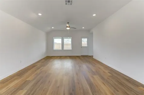 9027 Rose Water Trail Iowa Colony TX 77583