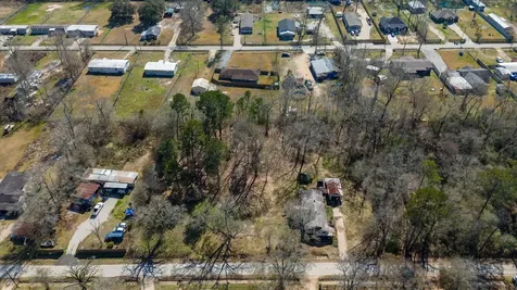 170 County Road 328 N Cleveland TX 77327
