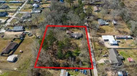 170 County Road 328 N Cleveland TX 77327