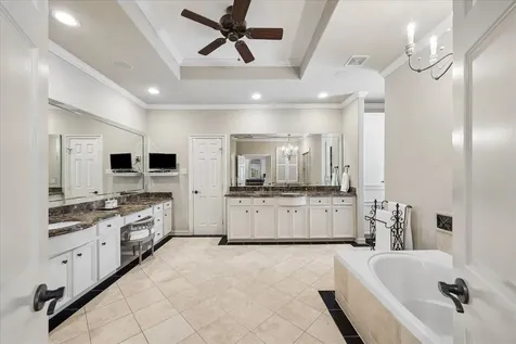 802 Anderson Street Bellaire TX 77401