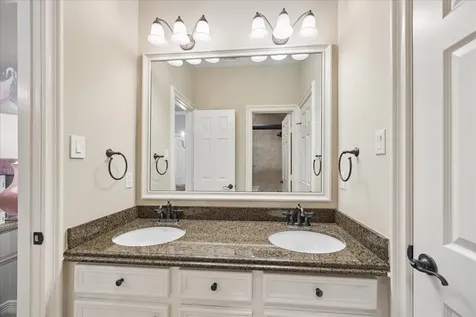 802 Anderson Street Bellaire TX 77401
