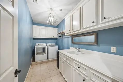 802 Anderson Street Bellaire TX 77401