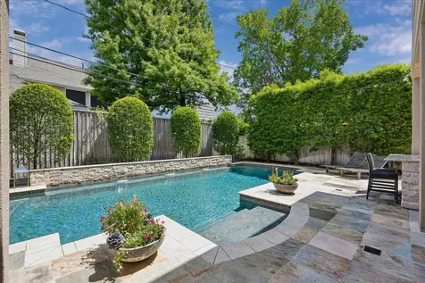 802 Anderson Street Bellaire TX 77401