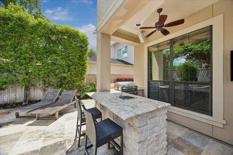 802 Anderson Street Bellaire TX 77401