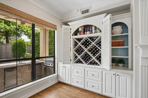 802 Anderson Street Bellaire TX 77401