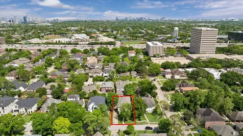 802 Anderson Street Bellaire TX 77401
