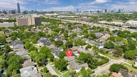 802 Anderson Street Bellaire TX 77401