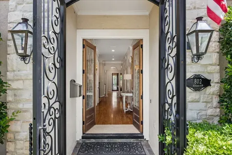 802 Anderson Street Bellaire TX 77401
