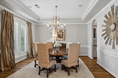 802 Anderson Street Bellaire TX 77401