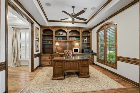 802 Anderson Street Bellaire TX 77401