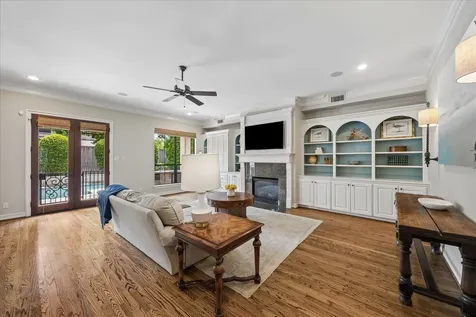 802 Anderson Street Bellaire TX 77401