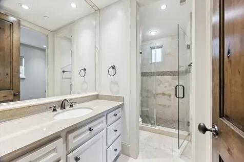 5214 Calle Cordoba Place Houston TX 77007
