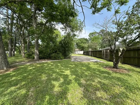 9208 Heatherside Street Houston TX 77016