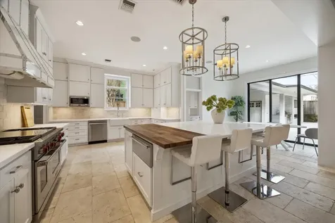 3738 Wickersham Lane Houston TX 77027