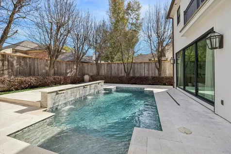 3738 Wickersham Lane Houston TX 77027