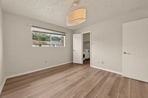 1516 Bay Area Boulevard H10 Houston TX 77058