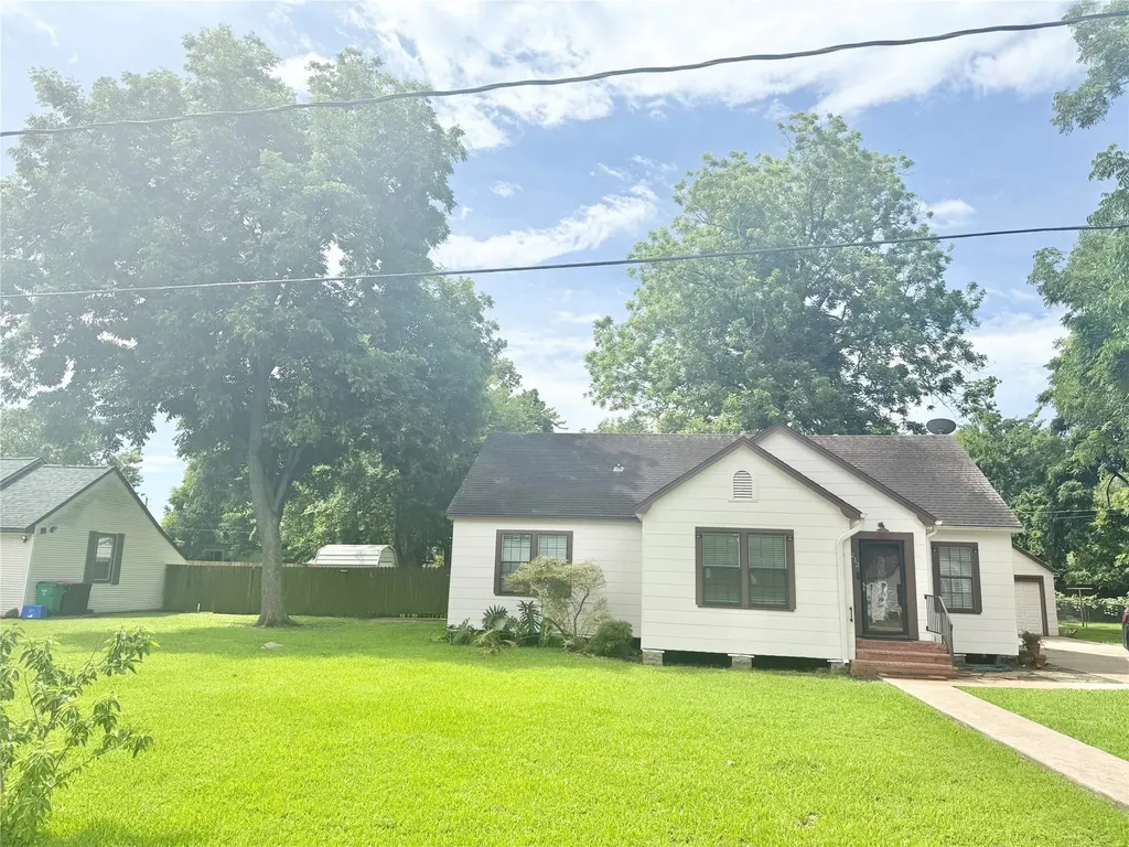 212 South Street Baytown TX 77520