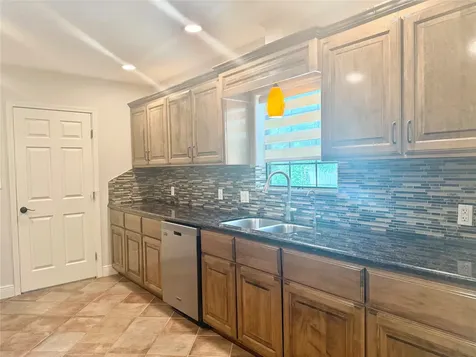 212 South Street Baytown TX 77520