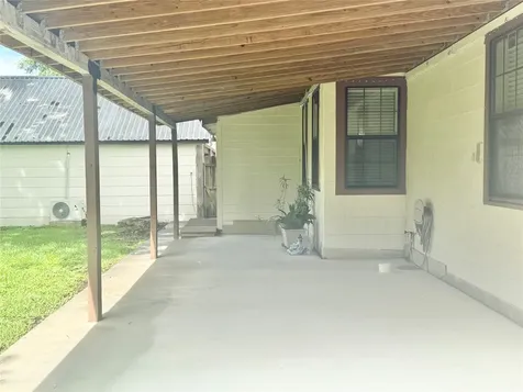212 South Street Baytown TX 77520