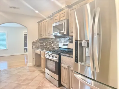 212 South Street Baytown TX 77520