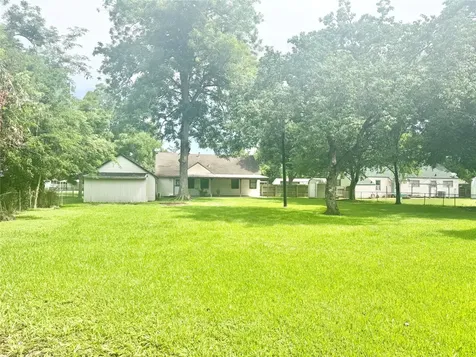 212 South Street Baytown TX 77520