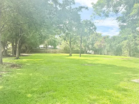 212 South Street Baytown TX 77520