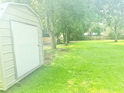 212 South Street Baytown TX 77520