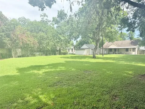 212 South Street Baytown TX 77520