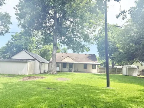 212 South Street Baytown TX 77520